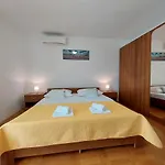 아파트 Rahela