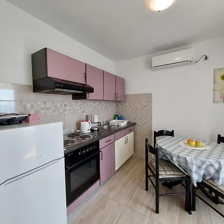 Rahela Apartment